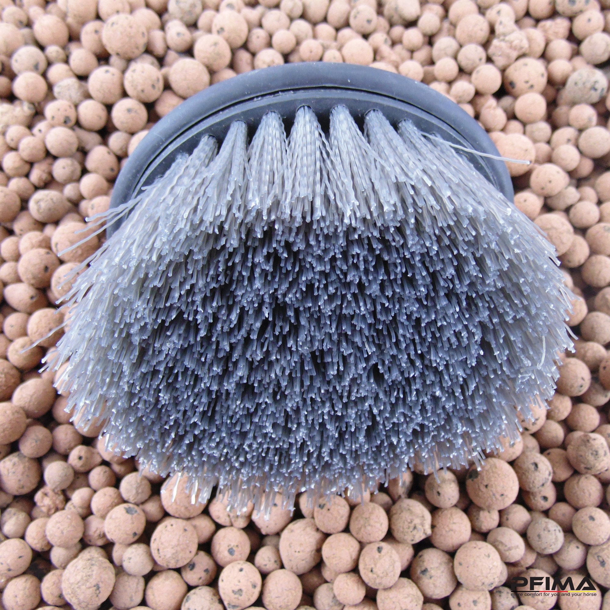 Horse cleaning brush