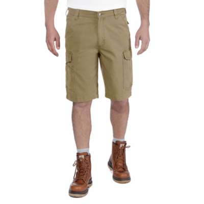 The lightweight cargo shorts for men are flexible and robust.