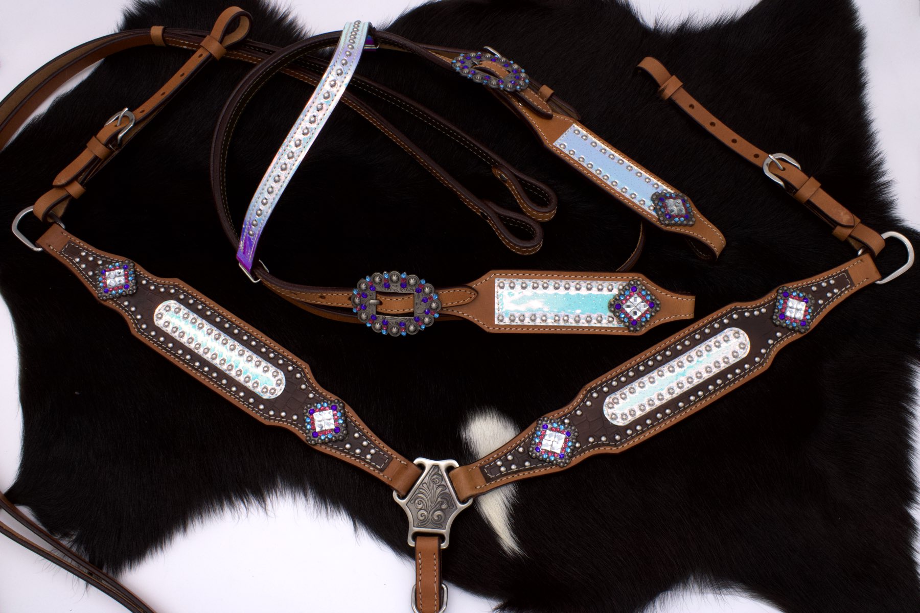Hologram western snaffle with breastplate, set of breastplate and snaffle, studs